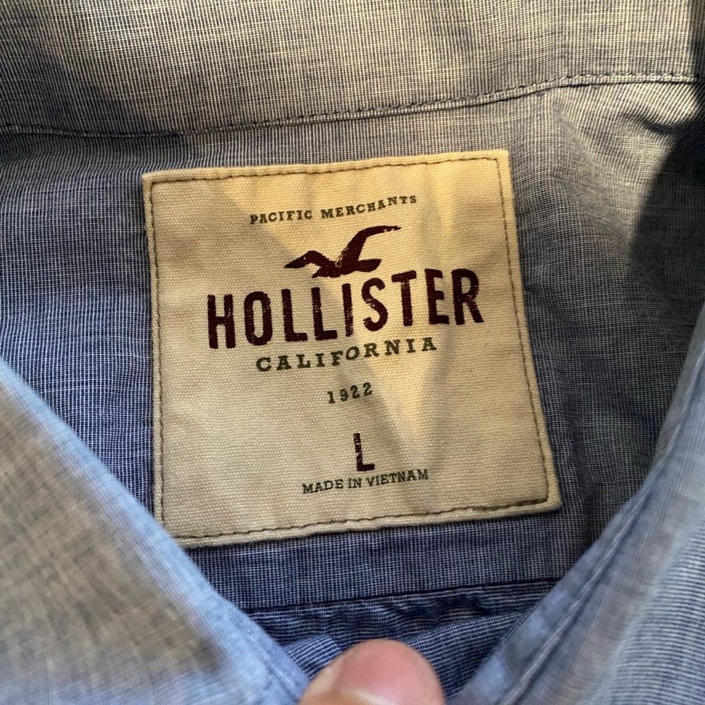 Holister Button down - Picture 2 of 2